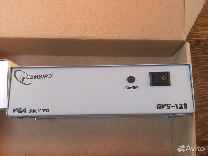 Разветвитель сигнала VGA на 8 мониторов. GVS-128