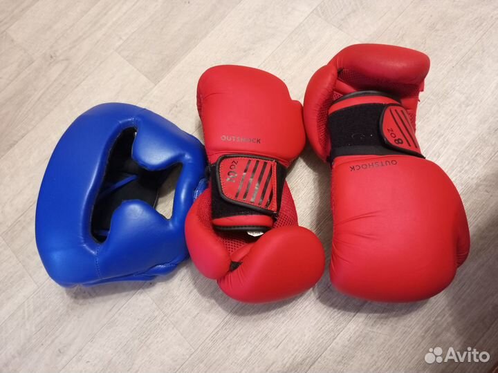 Боксерский шлем Боксерские перчатки
