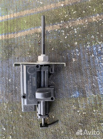 Активатор лючка бензобака Лада Веста