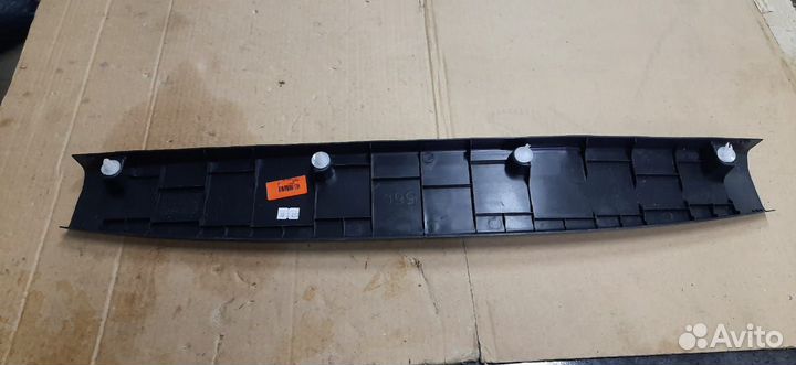 Обшивка крышки багажника Toyota C-HR