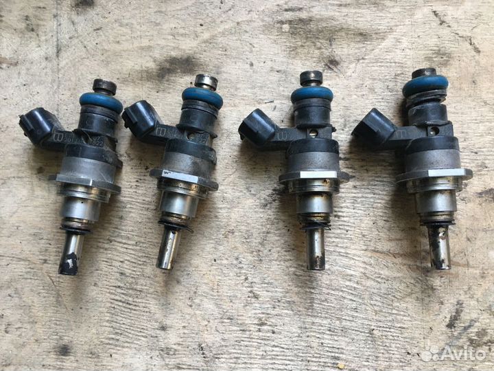 Форсунка инжекторная электрическая Mazda CX 7