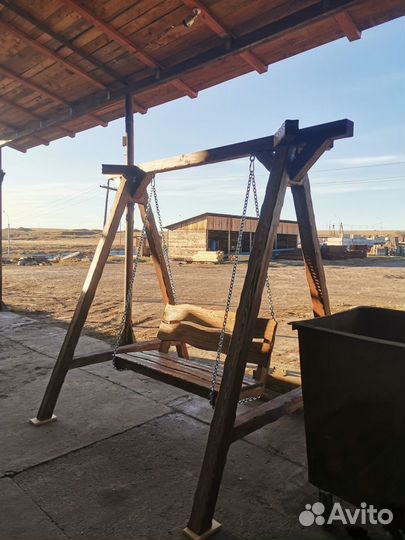 Садовые качели из дерева