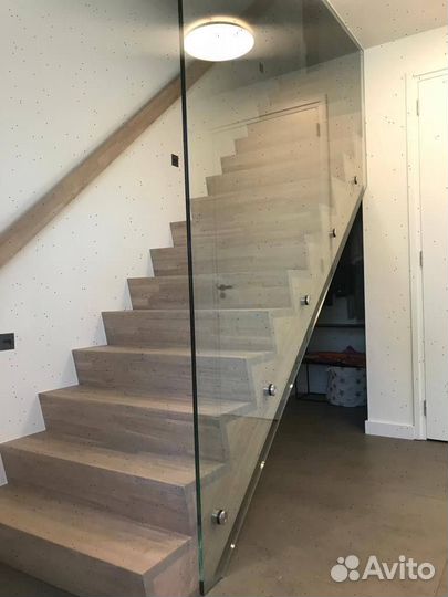 Стеклянные перила для лестниц