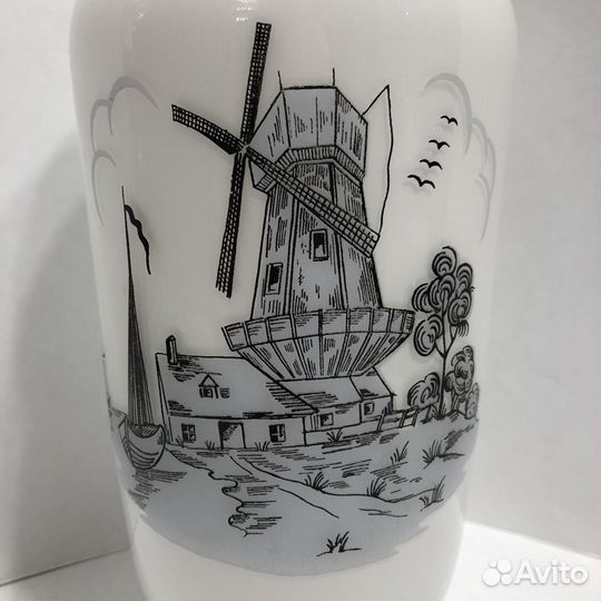 Ваза молочное стекло Богемия