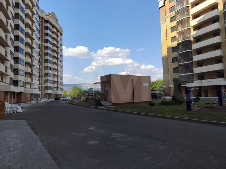 2-к. квартира, 92,6 м², 7/16 эт.