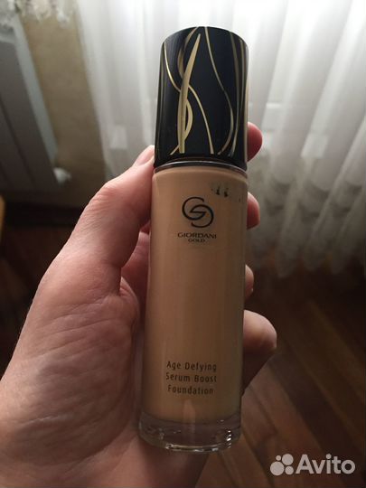 Антивозрастная тональная основа Giordiani Gold