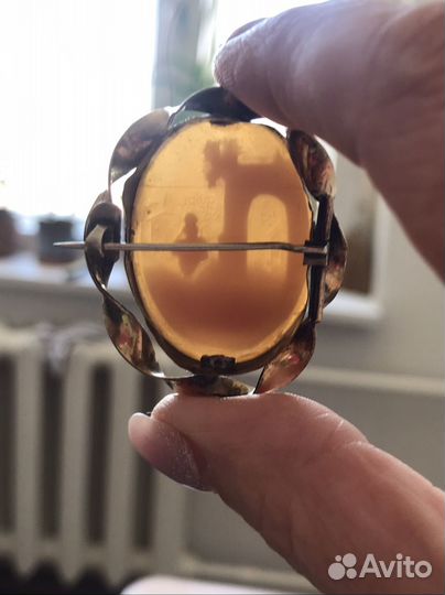 Брошь Камея