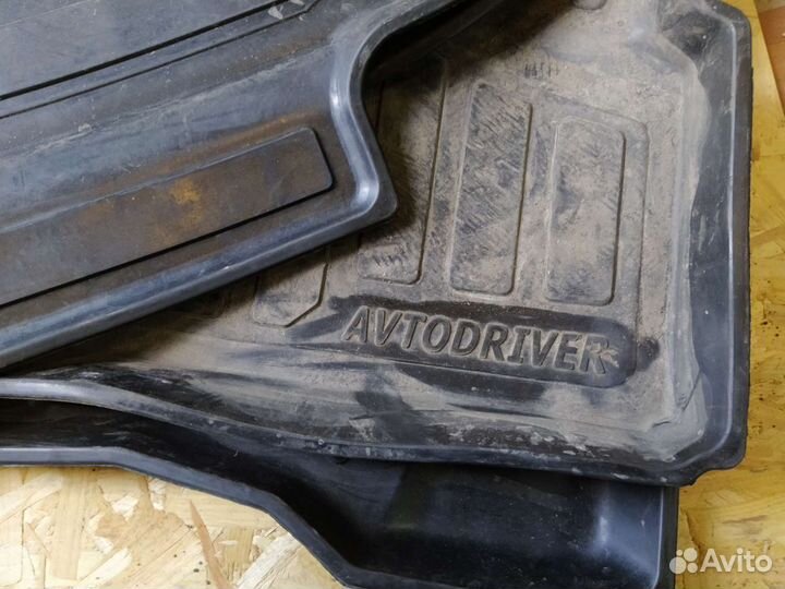 Автомобильные коврики резиновые