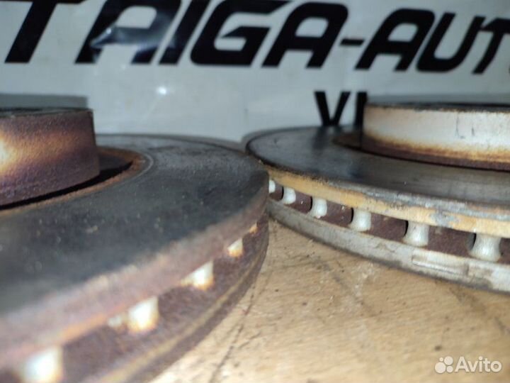 Тормозной диск передний Toyota Avensis AZT251W