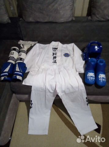 Кимоно для таэквондо плюс экипировка