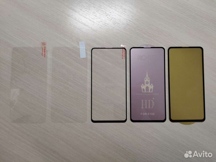 Чехол и защитные стекла Samsung galaxy s10e