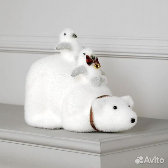 Светодиодная фигура 'Пингвины на медведе' 28 x 21