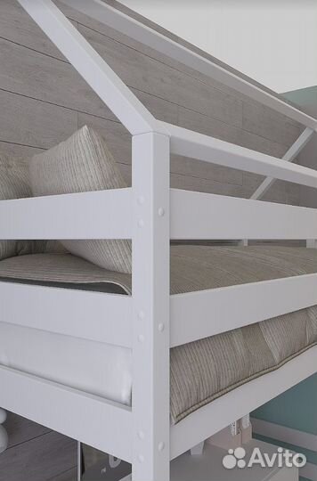 Детская кроватка Домик с двумя окошками и лесенкой