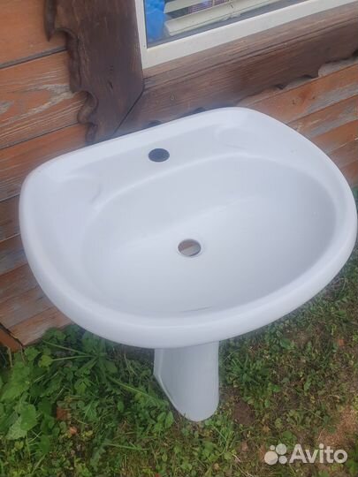 Раковина с пьедесталом
