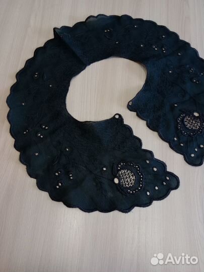 Красивый вышитый воротник