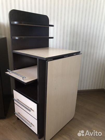 Маникюрный стол бу