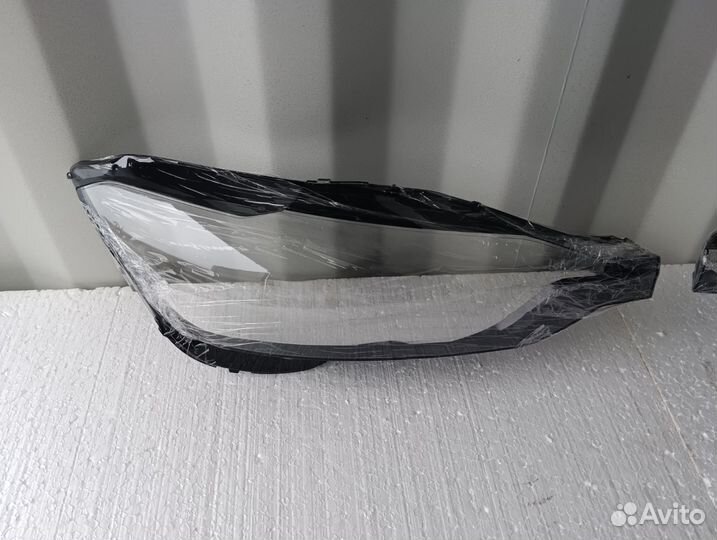 Стекло фары левое / правое Volvo XC60 2017-2021