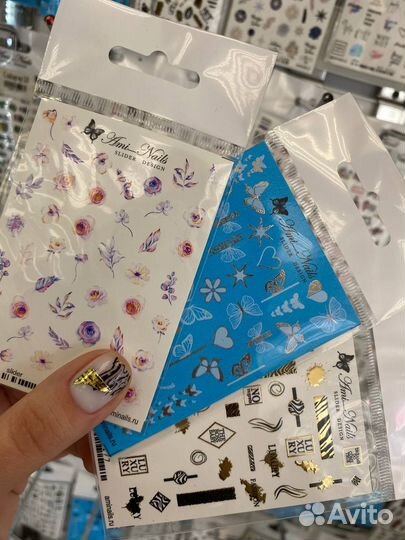 Слайдеры и наклейки для ногтей