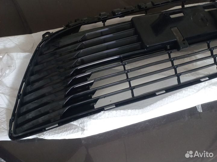 Решетка радиатора toyota corolla 2020г