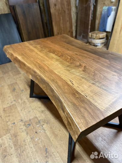 Стол кухонный из массива вишни
