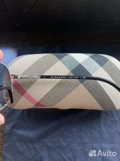 Солнцезащитные очки женские burberry