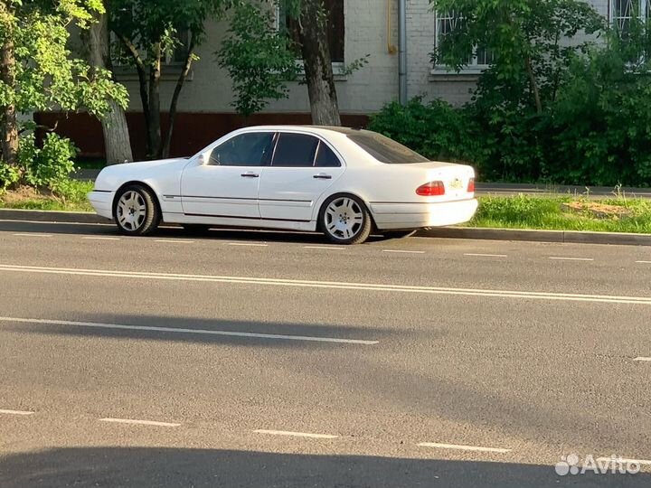 Mercedes-Benz E-класс 2.4 AT, 1999, 200 125 км