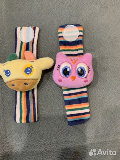 Погремушка на руку