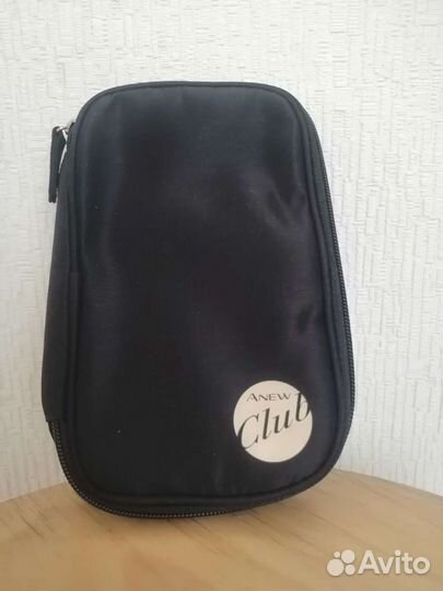 Косметичка новая avon