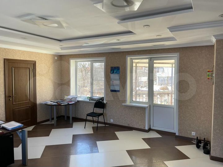 Здание свободного назначения, 927 м²