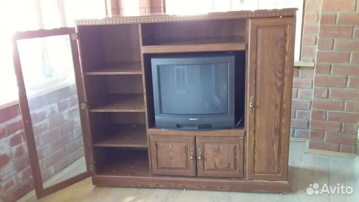 Мини-бар, шкаф, тумба под телевизор. Три в одном