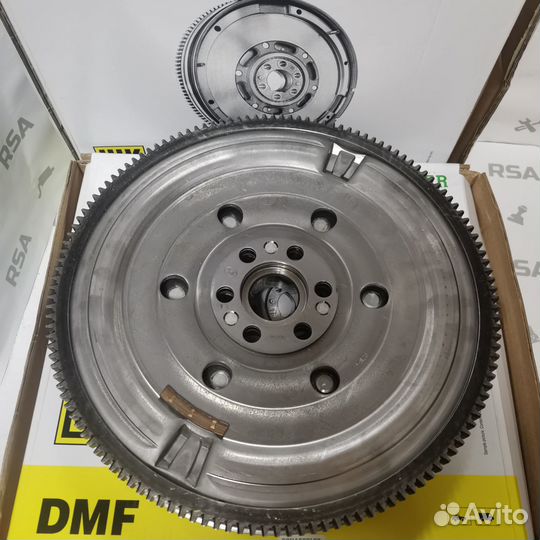 Маховик двухмассовый Nissan Qashqai X-trail LUK