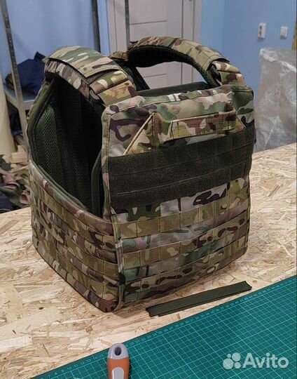 Плитаносец