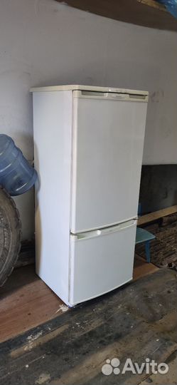 Холодильник Бирюса