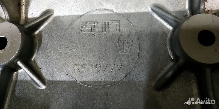 RE70401/RE502969 Крышка клапанов John Deere 4045