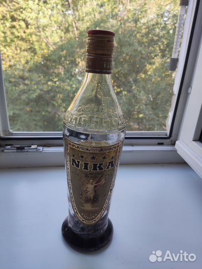 Бутылки для коллекции