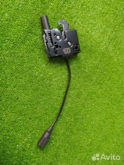 Замок капота Audi A4 B9