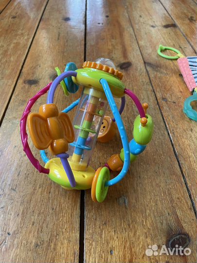 Игрушки развивающие для малышей