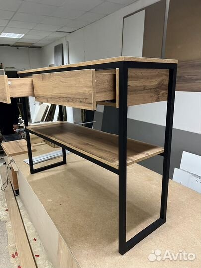 Консоль лофтовая