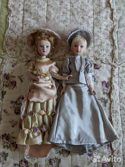 Кукла фарфоровая