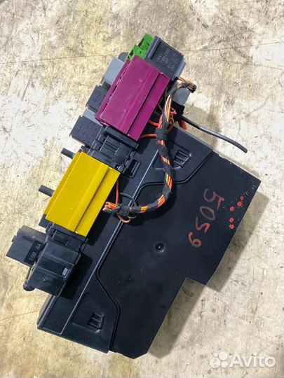 Блок предохранителей задний Mercedes-Benz E-Class