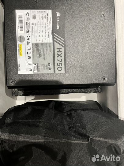 Блок питания Corsair HX750