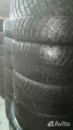 Michelin X-Ice North 4 215/55 R17