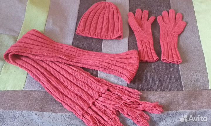 Комплект шапка, шарф и перчатки