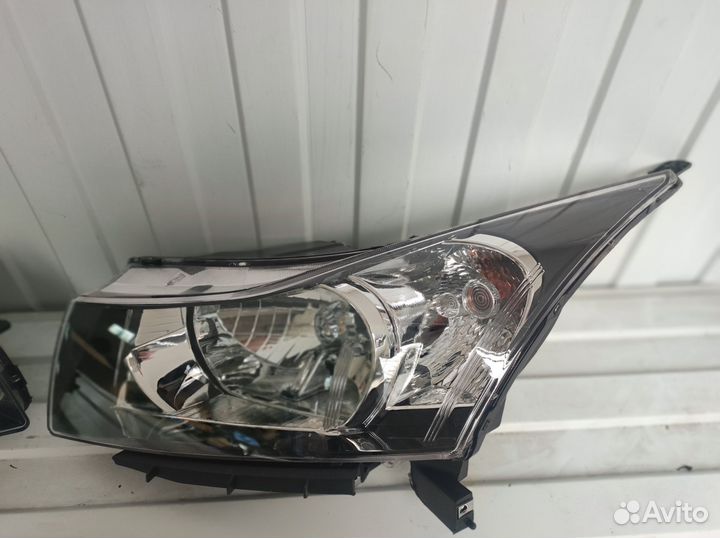 Фара chevrolet cruze 09-16 чёрная цена за одну
