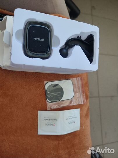 Подставка для телефона в машину