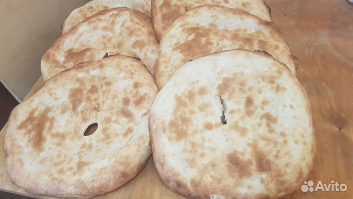 Продавец в пекарню