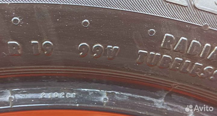 Continental ContiCrossContact UHP 235/50 R19 99V