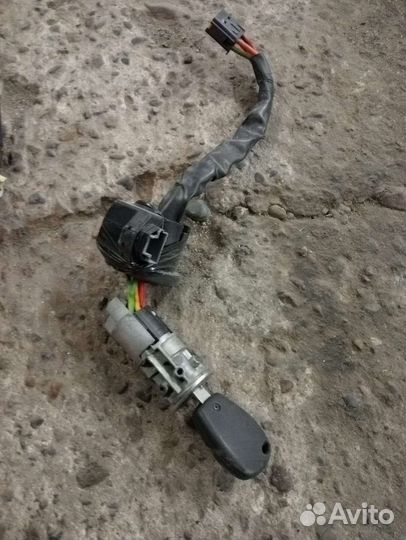 Замок зажигания Renault Logan