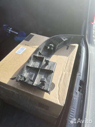 Накладка на задний бампер тойота хайлюкс