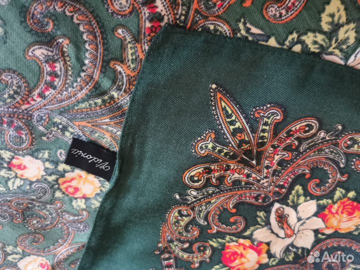 Шарфы и палантины новые